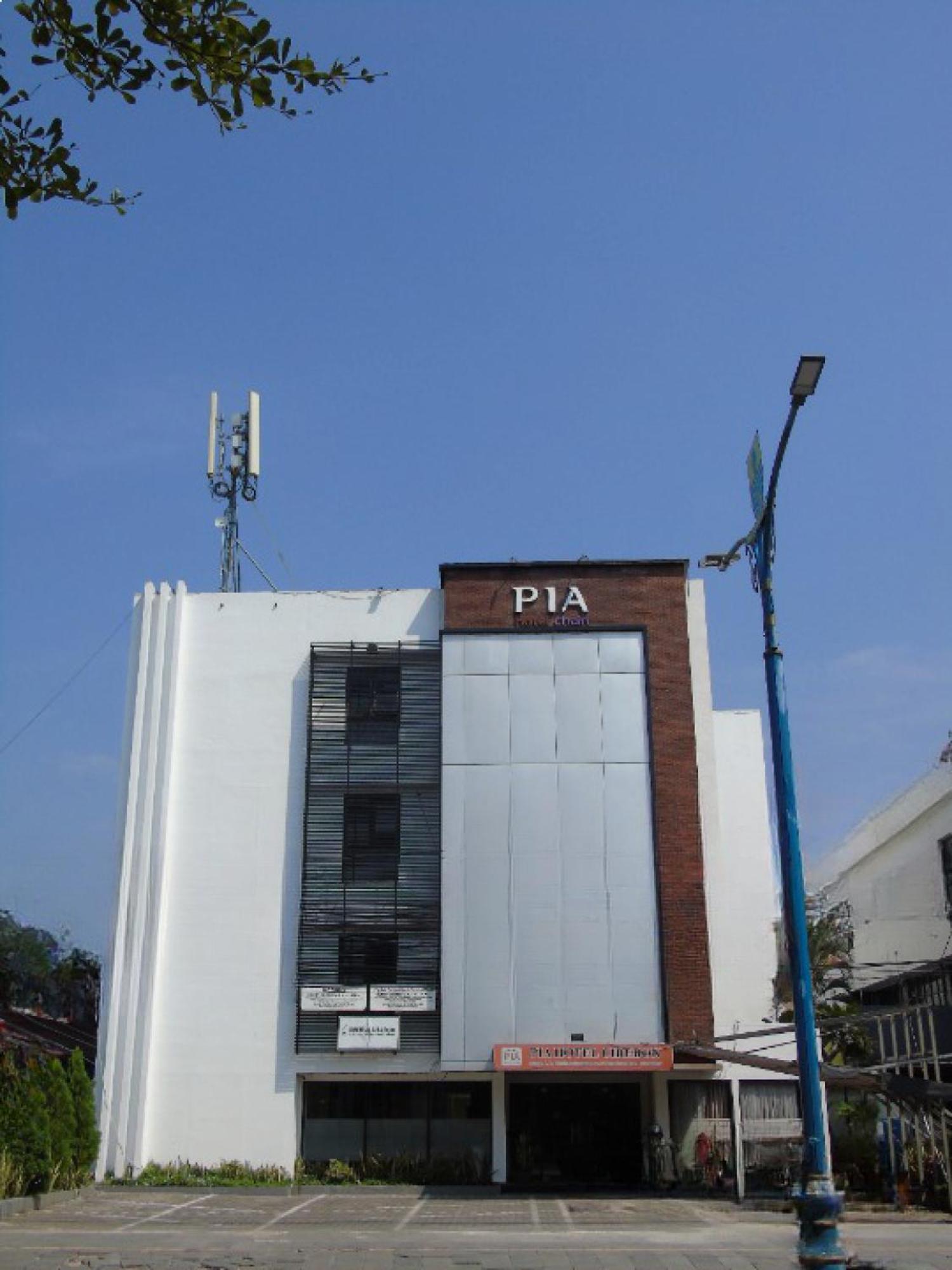 Pia Hotel Cirebon Εξωτερικό φωτογραφία