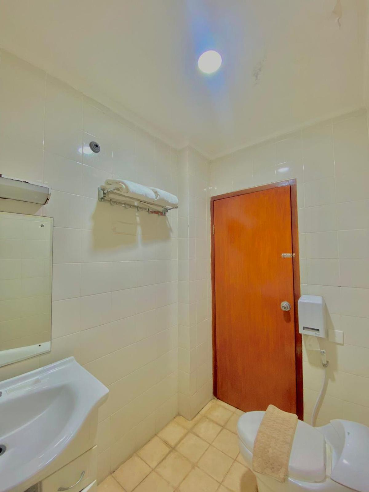 Pia Hotel Cirebon Εξωτερικό φωτογραφία